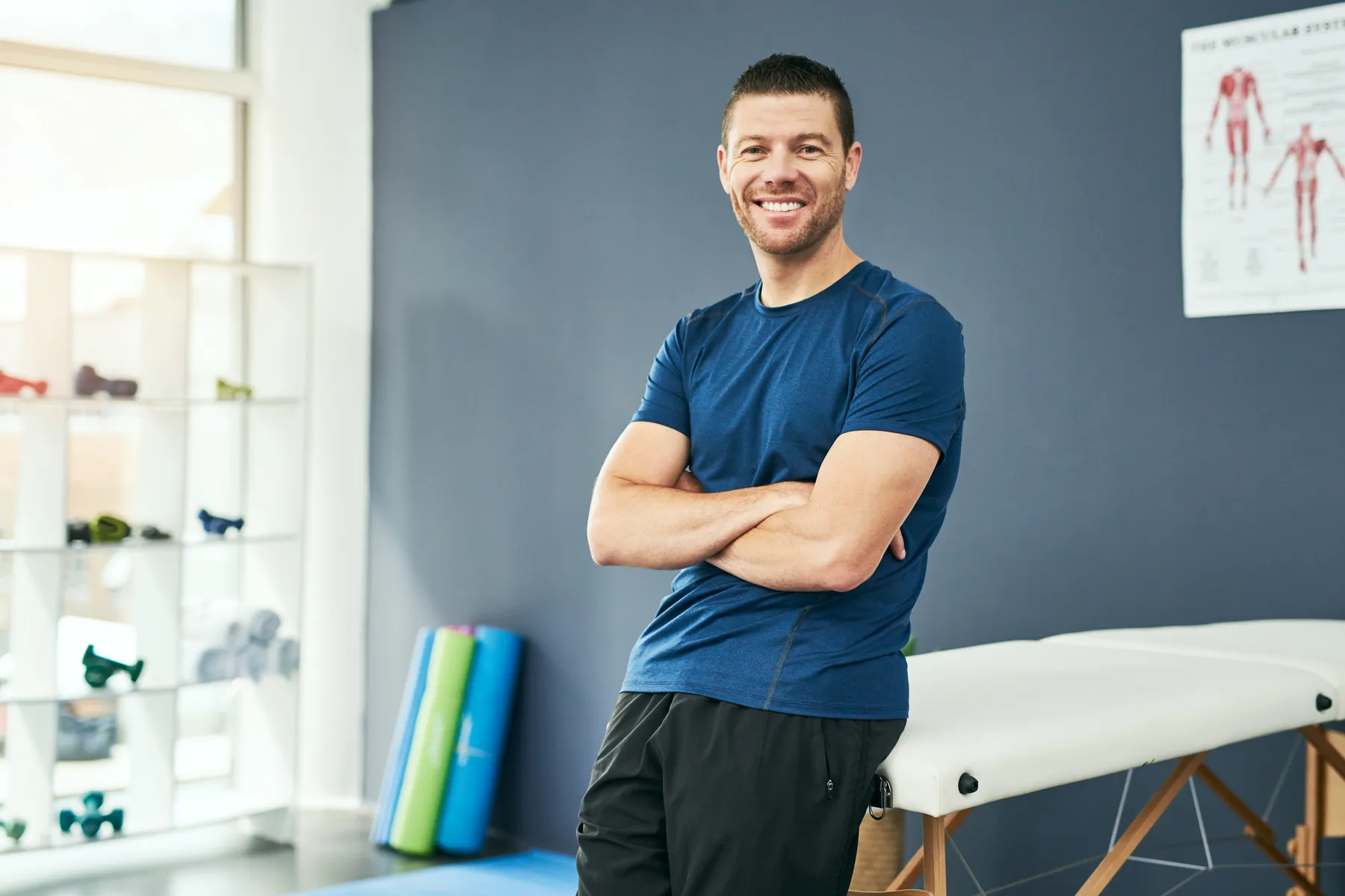 Physiotherapeut in seiner Praxis
